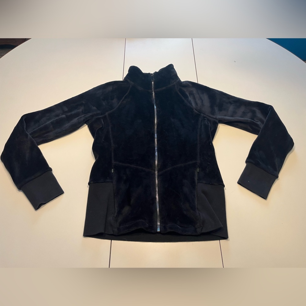 Athleta medium black zip up fuzzy jacket pockets